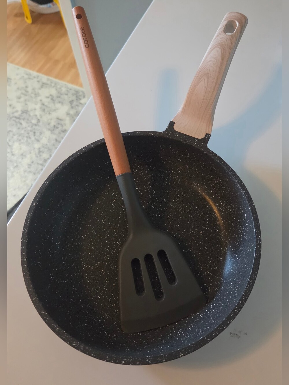 Carote Nonstick Black Frying Pan with Wood-Effect Handle & Spatula